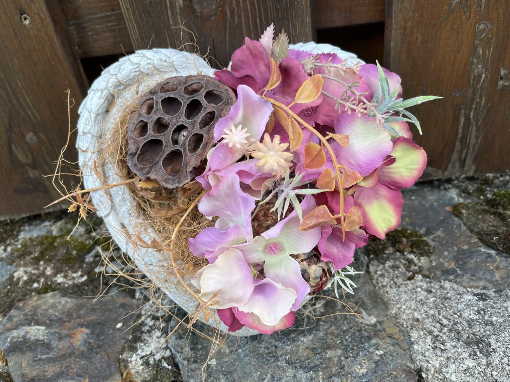 Doplňky na hřbitov